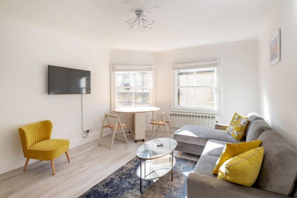 2 Bed City Centre Apartment 1 Min From Bath Abbey Екстериор снимка