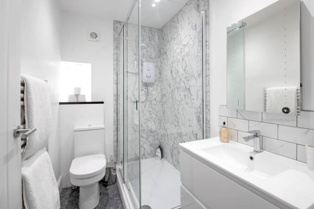 2 Bed City Centre Apartment 1 Min From Bath Abbey Екстериор снимка