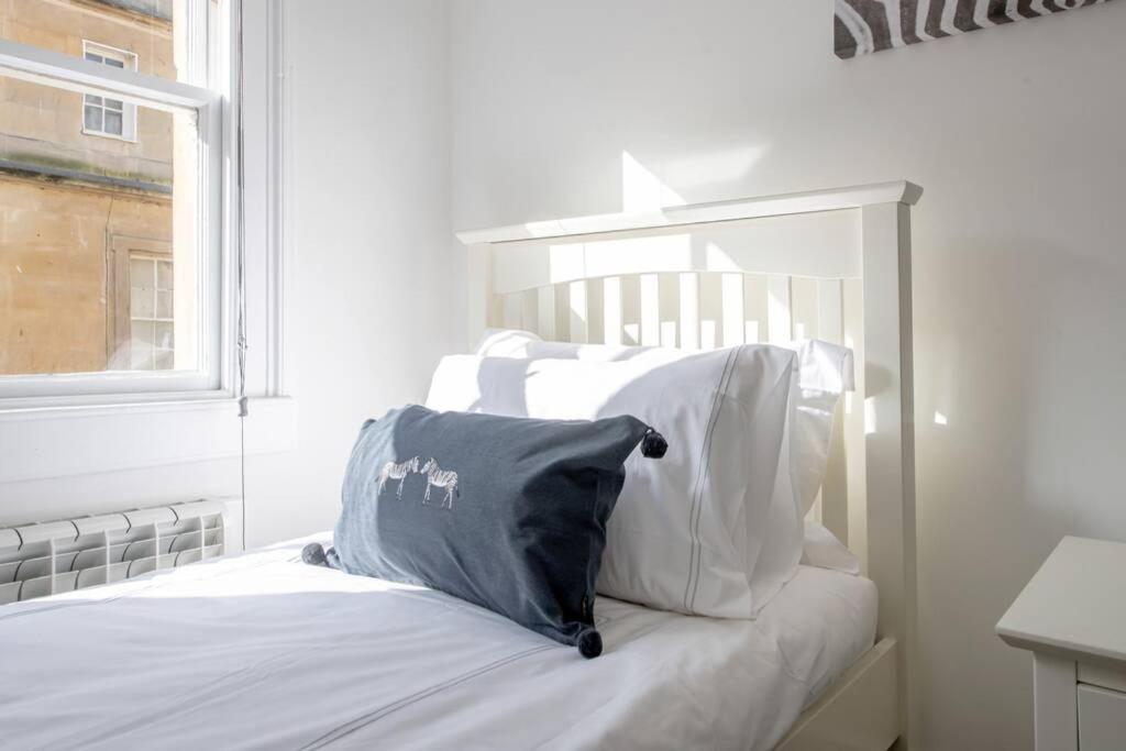 2 Bed City Centre Apartment 1 Min From Bath Abbey Екстериор снимка