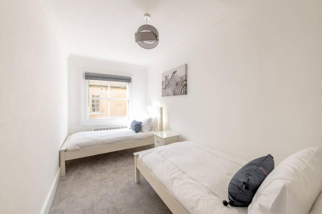 2 Bed City Centre Apartment 1 Min From Bath Abbey Екстериор снимка