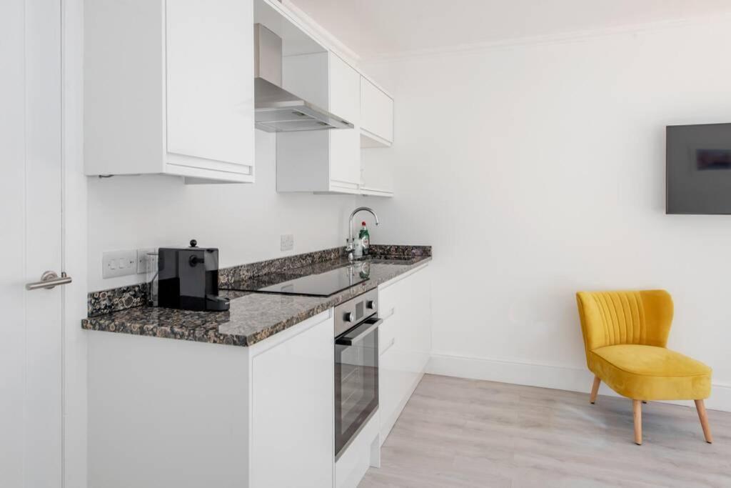 2 Bed City Centre Apartment 1 Min From Bath Abbey Екстериор снимка